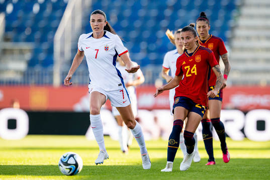 Ingrid Syrstad Engen of Norway and Sheila Garcia of Spain