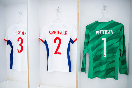The kits of Mathilde Harviken, Anja Sønstevold and