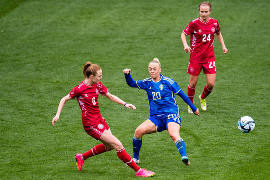 Karen Holmgaard of Denmark and Hanna Bennison of Sweden