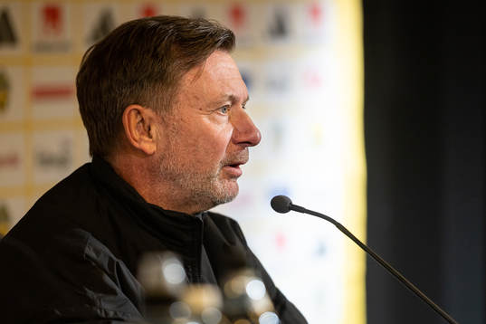 Head coach Peter Gerhardsson of Sweden