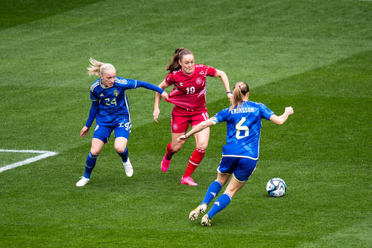 Janni Thomsen of Denmark against Anna Sandberg and