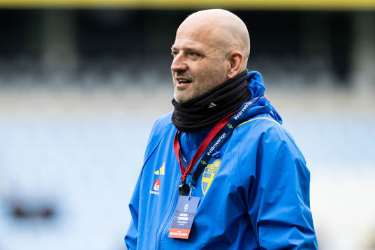 Assistant coach Magnus Wikman of Sweden