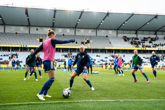 Nathalie Björn and Hanna Bennison of Sweden
