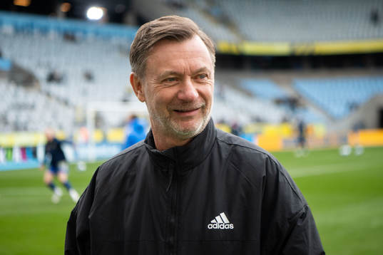 Head coach Peter Gerhardsson of Sweden