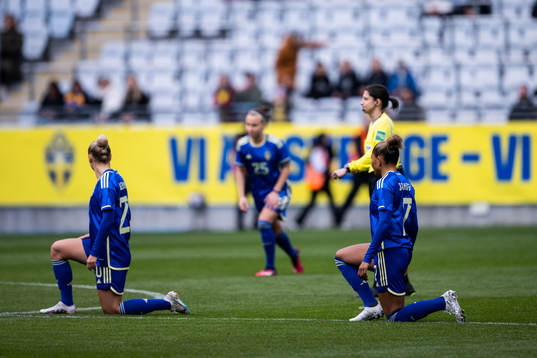 Hanna Bennison and Madelen Janogy of Sweden
