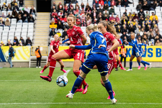 Anna Sandberg of Sweden against Rikke Sevecke and Janni