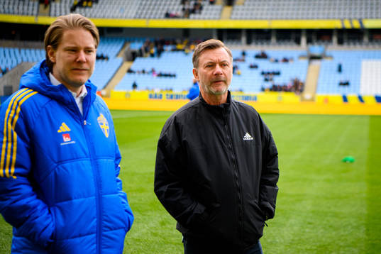 Media manager Fredrik Madestam and head coach Peter