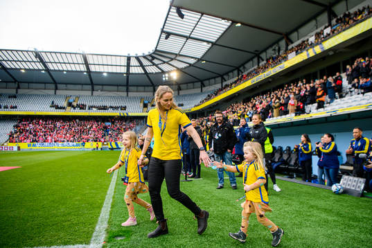 Lisa Dahlkvist with her children