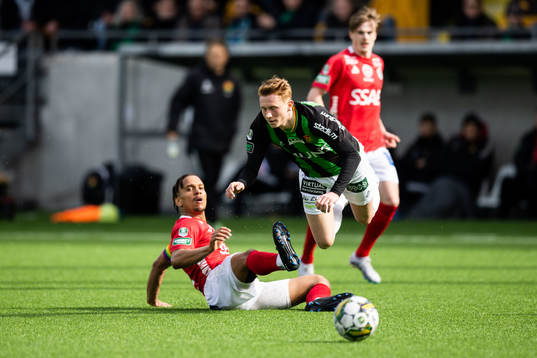 Brages Seth Hellberg och GAISs Julius Lindberg