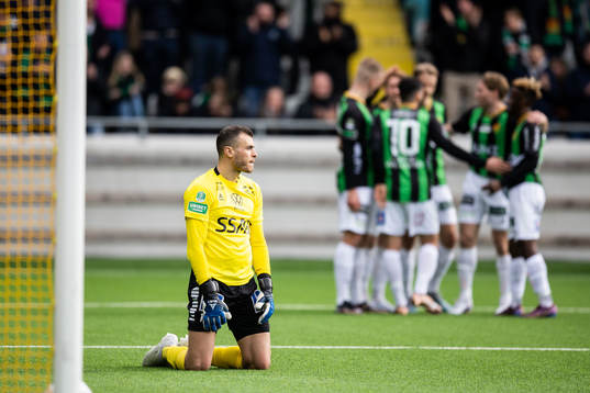 Brages målvakt Andre Bernardini deppar