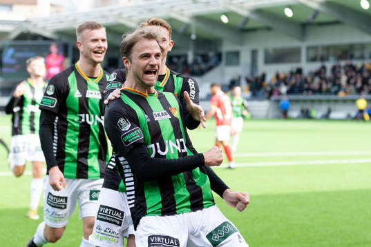 GAIS Gustav Lundgren jublar