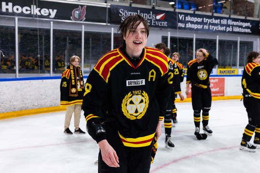 Brynäs Melker Jonsson jublar