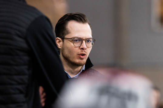 Täbys assisterande tränare Michael Lee