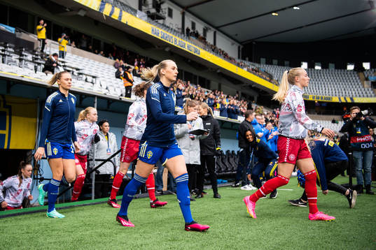 Fridolina Rolfö and Stina Blackstenius of Sweden