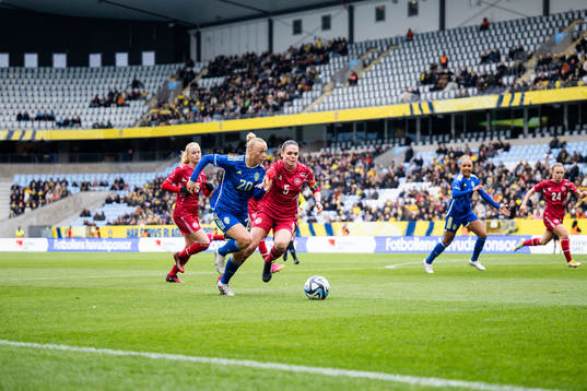 Hanna Bennison of Sweden and Simone Boye of Denmark