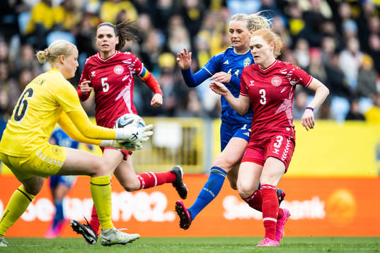 Stina Blackstenius of Sweden against Simone Boye,