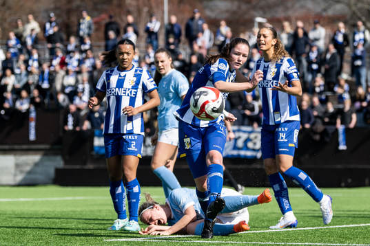 Malmö FFs Amanda Kander och IFK Göteborgs Felicia Holmberg