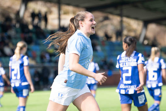 Malmö FFs Linnea Svensson jublar