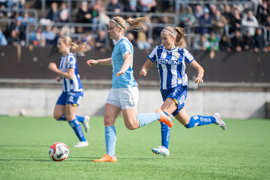 IFK Göteborgs Isabella Svanström  och Malmö FFs Amanda