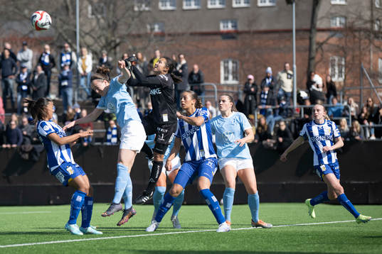 en duell mellan Malmö FFs Anna Plantin och IFK Göteborgs