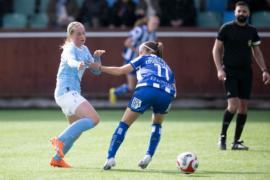 Malmö FFs Petronella Winbland och IFK Göteborgs Isabella