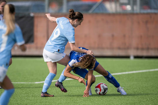 Malmö FFs Anna Plantin och IFK Göteborgs Malva Larsson