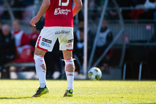 Degerfors Seid Korac kör med uppklippta strumpor