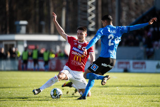 Degerfors Seid Korac och Halmstads Amir Al-Ammari