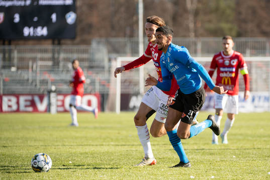 Degerfors Gustav Granath och Halmstads Amir Al-Ammari