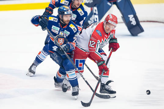 Växjös Brian Cooper och Frölundas Max Friberg