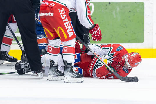 Frölundas Erik Borg har ont