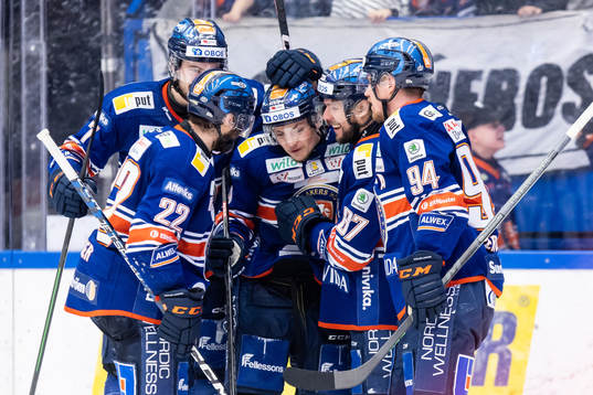 Växjös Victor Stjernborg (m) jublar