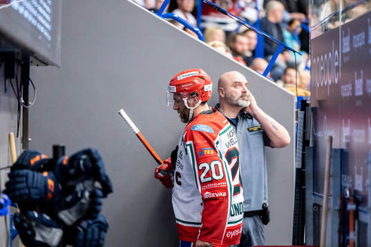 Bläddra bland fler bilder av Ishockey, SHL, Semifinal 5, Växjö - Frölunda