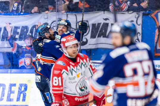 Växjös Manuel Ågren jublar