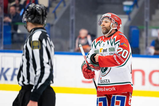 Frölundas Joel Lundqvist deppar när han får matchstraff