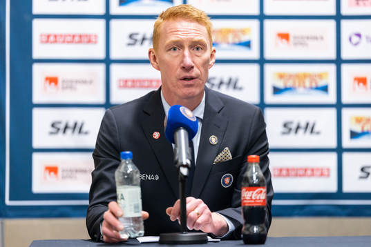 Växjös tränare Jörgen Jönsson på presskonferens