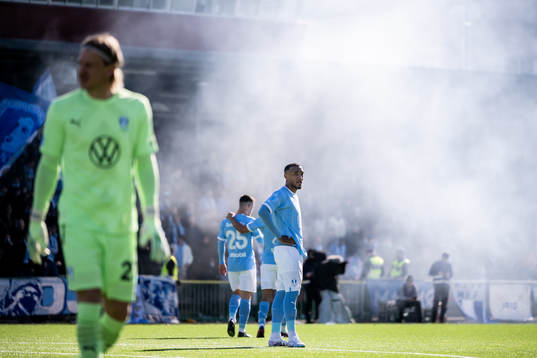 Malmö FFs Derek Cornelius deppar