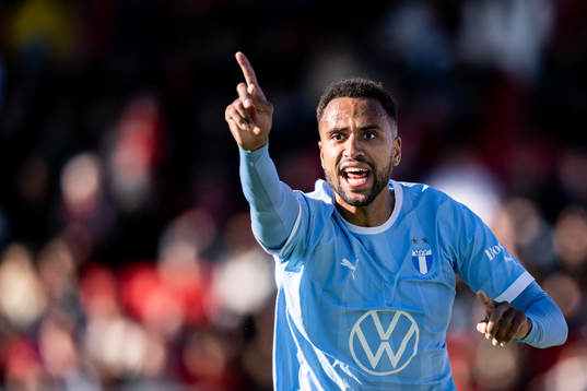 Malmö FFs Isaac Kiese Thelin reagerar