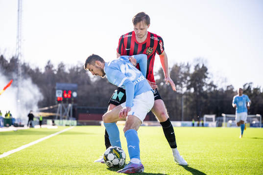 Malmö FFs Patriot Sejdiu och Brommapojkarnas Tim Waker