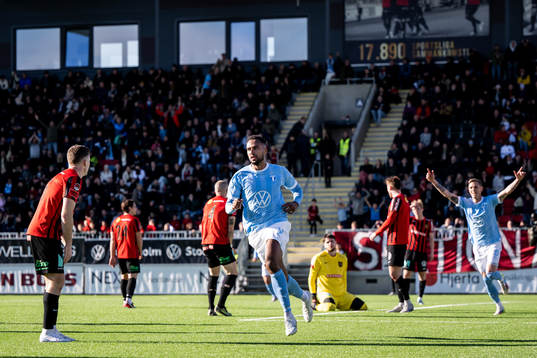 Malmö FFs Isaac Kiese Thelin jublar