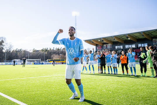 Malmö FFs Isaac Kiese Thelin jublar