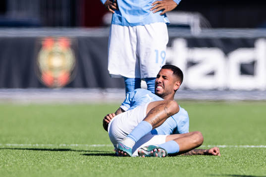 Malmö FFs Sergio Pena har ont