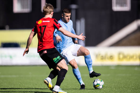 Malmö FFs Gabriel Busanello och Brommapojkarnas Alexander