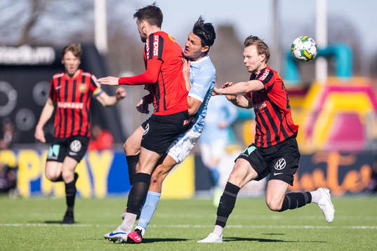 Malmö FFs Stefano Vecchia mot Brommapojkarnas Ludvig