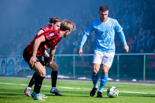 Brommapojkarnas Alexander Jensen och Malmö FFs Gabriel