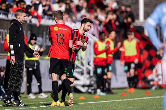 Brommapojkarnas Ludvig Fritzson byter med Marijan Cosic