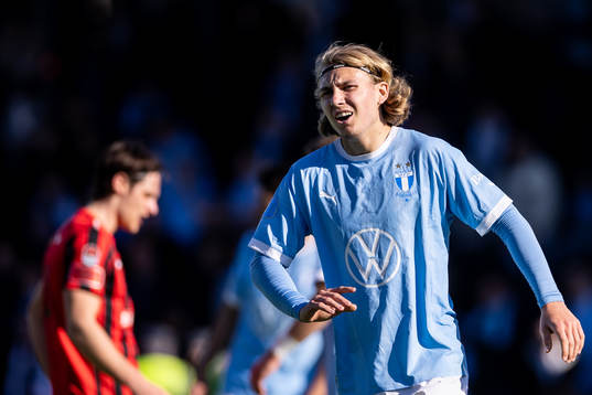Malmö FFs Sebastian Nanasi deppar