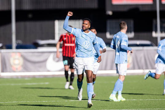 Malmö FFs Isaac Kiese Thelin jublar