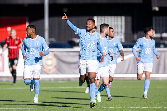 Malmö FFs Isaac Kiese Thelin jublar