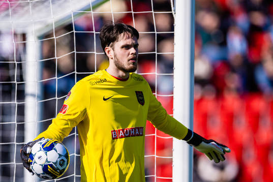 Brommapojkarnas målvakt Oscar Linnér